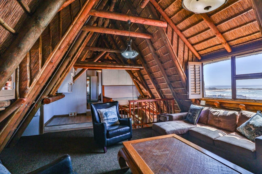 5 Bedroom Property for Sale in Stilbaai Wes Western Cape